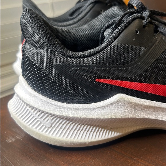 NIKE AIR Downshifter 10 Black & Red Mesh Running Shoe Sneakers Men’s US Size 8.5 - Picture 16 of 16